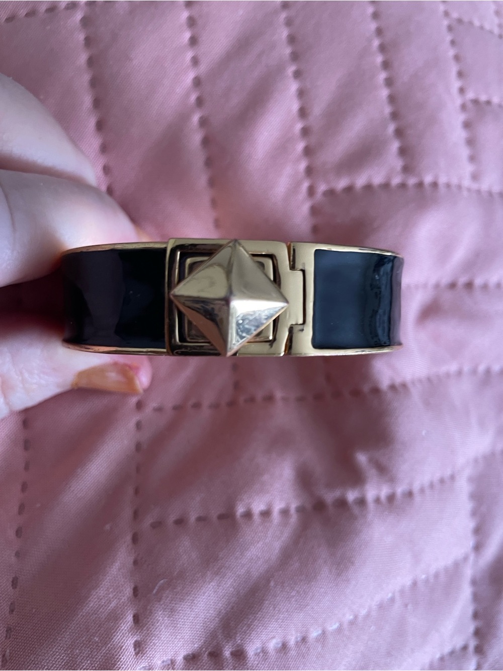 kate spade Gold-Tone Black Enamel Pyramid Clasp Bangle EUC - Picture 3 of 6